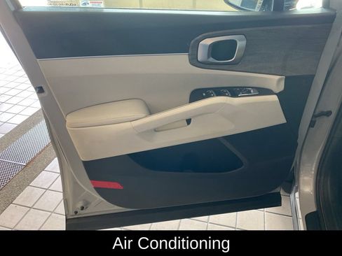 Used 2022 Kia Sorento S AWD/4WD image 9