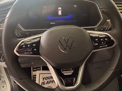 Used 2024 Volkswagen Tiguan SE R-Line AWD/4WD image 16