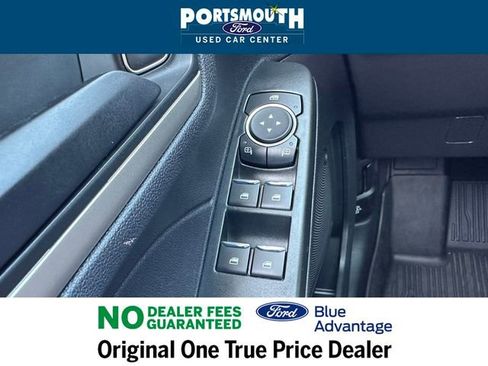 Used 2022 Ford Escape SE w/ SE Sport Appearance Package image 25