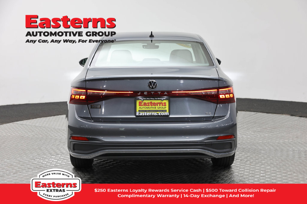 Used 2025 Volkswagen Jetta SE FWD image 7