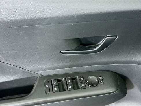 Used 2024 Hyundai Kona SEL FWD image 15