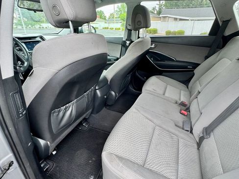 Used 2017 Hyundai Santa Fe SE image 22