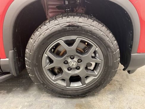 Certified 2025 Honda Pilot TrailSport image 31