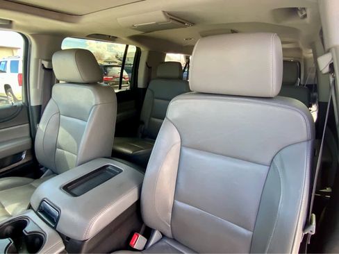 Used 2017 Chevrolet Suburban LT image 28