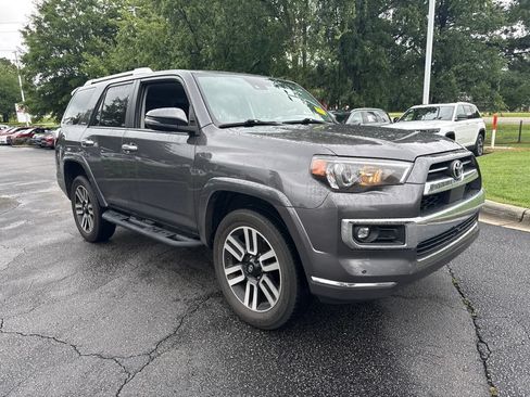 Used 2022 Toyota 4Runner Limited AWD/4WD image 7