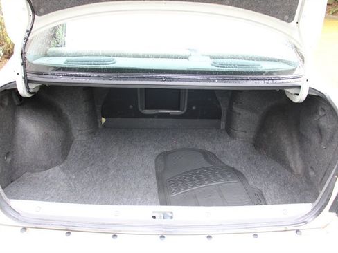Used 1999 Nissan Maxima SE FWD image 16