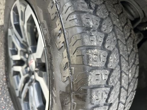 Used 2023 GMC Canyon AT4 w/ AT4 Premium Package image 7