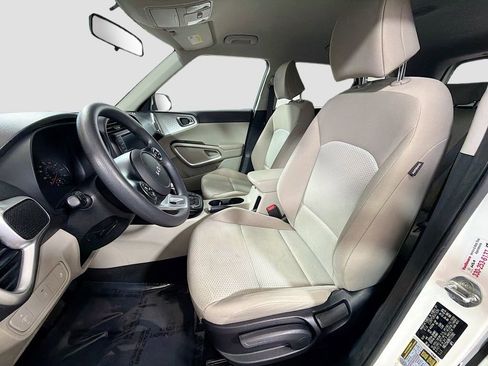 Used 2022 Kia Soul LX FWD image 20