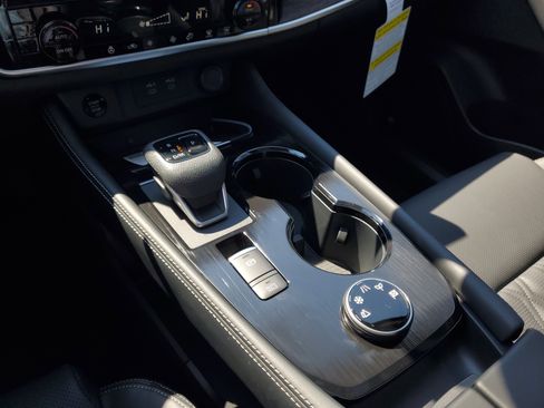 New 2026 Nissan Rogue Platinum AWD/4WD image 21