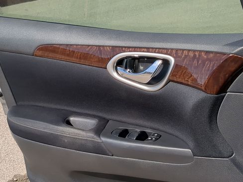 Used 2014 Nissan Sentra SL image 12