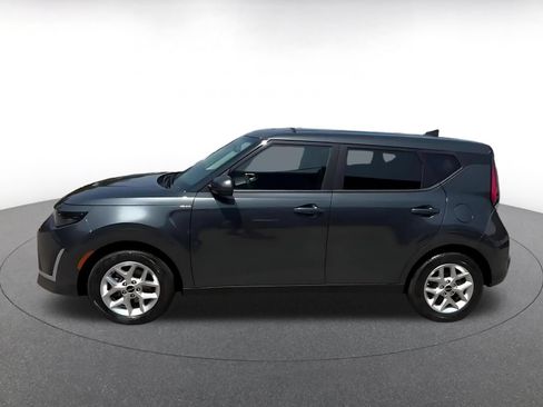 Used 2025 Kia Soul LX w/ LX Technology Package FWD image 8
