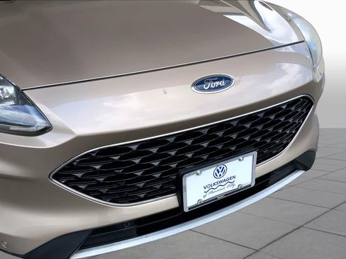 Used 2020 Ford Escape Titanium AWD/4WD image 32