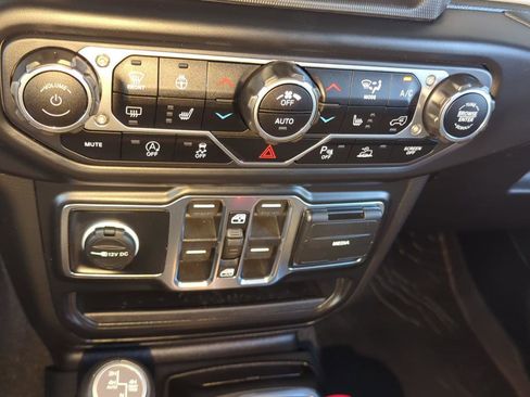 Used 2022 Jeep Gladiator Overland image 24