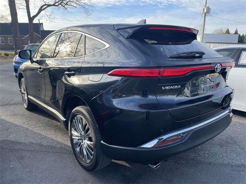 Used 2021 Toyota Venza Limited image 4