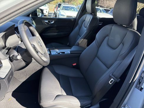 Certified 2025 Volvo XC60 B5 Plus image 16