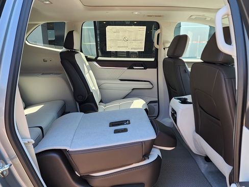 New 2026 GMC Acadia Denali w/ Super Cruise Package FWD image 48