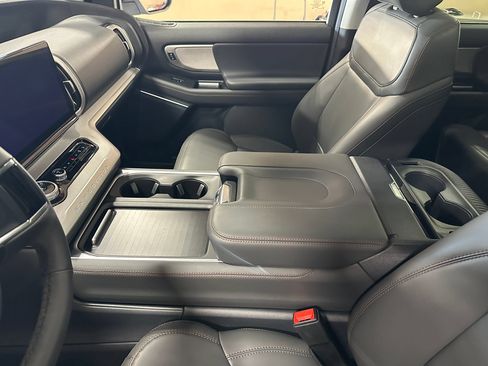 Used 2025 Ford Expedition Max Active AWD/4WD image 15
