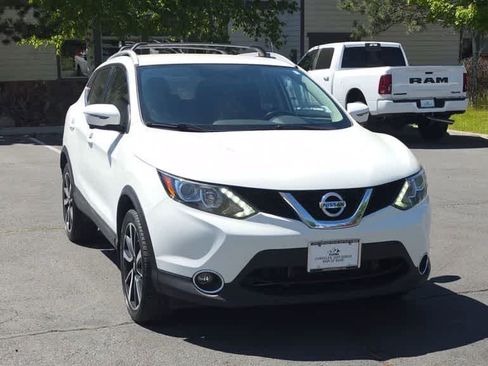 Used 2017 Nissan Rogue Sport SL AWD/4WD image 3