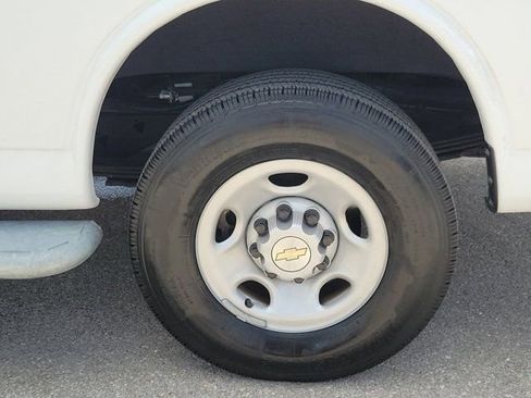 Used 2024 Chevrolet Express 2500 w/ Driver Convenience Package RWD image 9