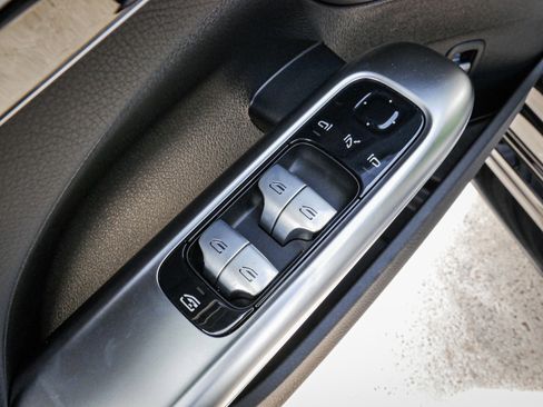 Used 2022 Mercedes-Benz C 300 4MATIC Sedan image 15