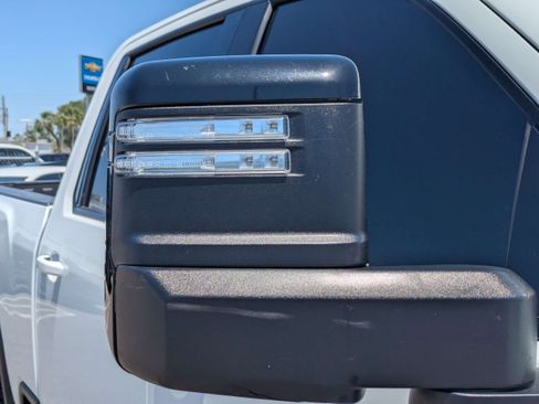 Used 2024 GMC Sierra 2500 AT4 w/ AT4 Premium Plus Package AWD/4WD image 11