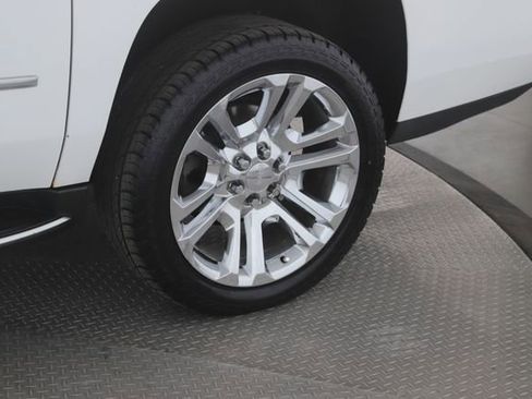 Used 2018 GMC Yukon XL SLT w/ Premium Edition AWD/4WD image 14