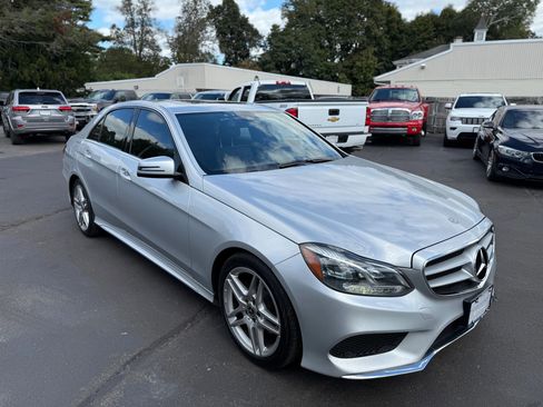 Used 2014 Mercedes-Benz E 350 4MATIC Sedan image 5