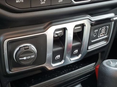 Used 2022 Jeep Wrangler Sport AWD/4WD image 17