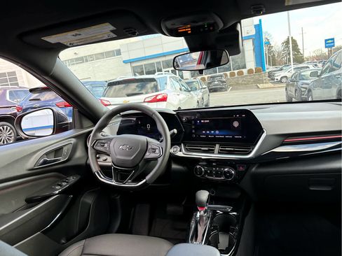 Certified 2026 Chevrolet Trax RS w/ Driver Confidence Package image 31