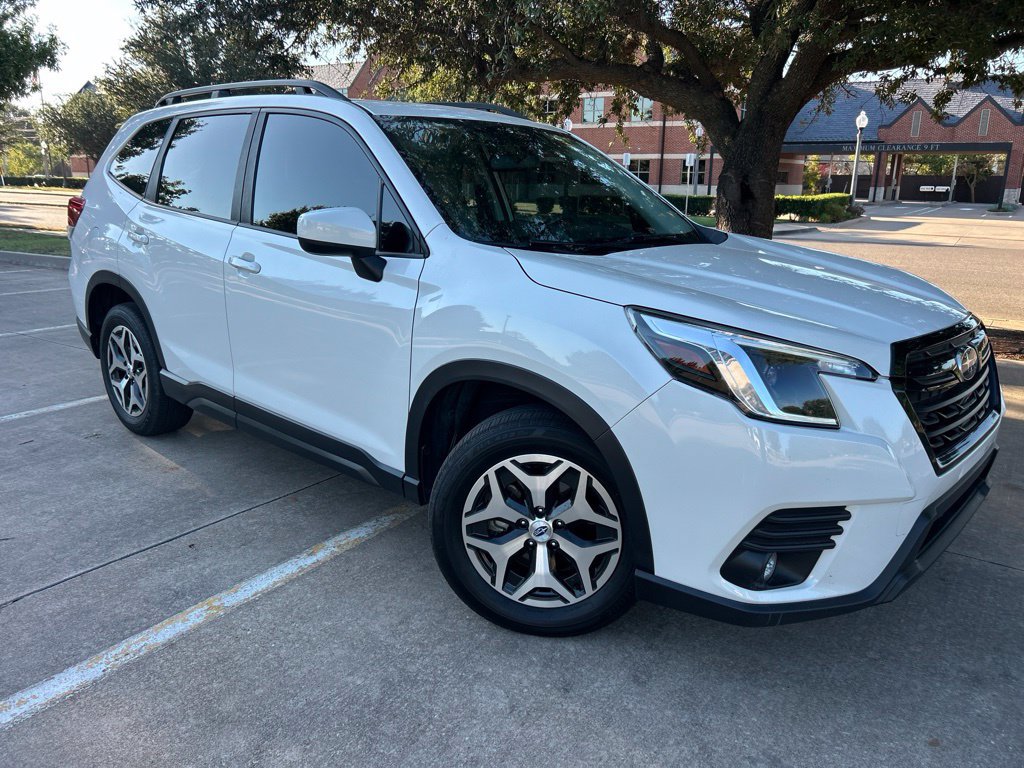 Used 2024 Subaru Forester Premium AWD/4WD image 2