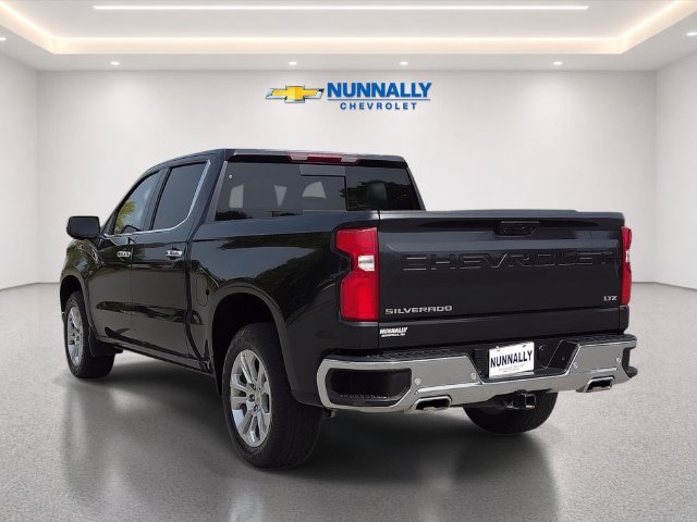 Used 2023 Chevrolet Silverado 1500 LTZ w/ LTZ Premium Package AWD/4WD image 3