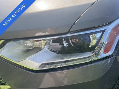 Used 2018 Chevrolet Traverse LT FWD image 8