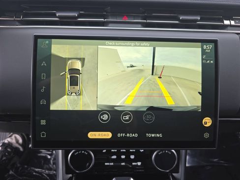Certified 2023 Land Rover Range Rover SE AWD/4WD image 25