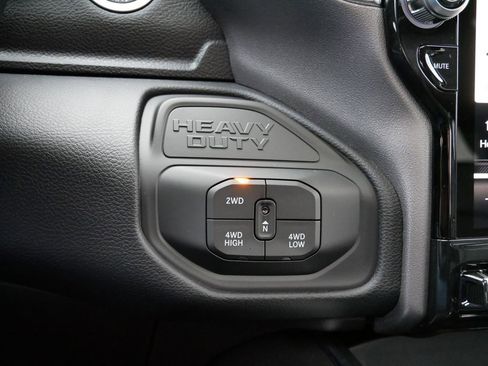 New 2026 RAM 2500 Laramie AWD/4WD image 40