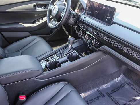 Used 2025 Honda Accord Touring image 17