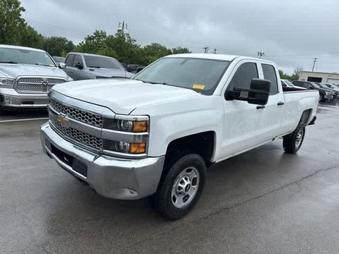 Used 2019 Chevrolet Silverado 2500 W/T w/ WT Convenience Package AWD/4WD image 2