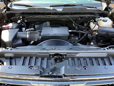 Used 2024 Chevrolet Silverado 2500 LT w/ Midnight Edition image 12