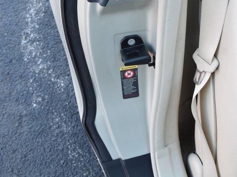 Used 2005 Mercedes-Benz SL 500 image 45