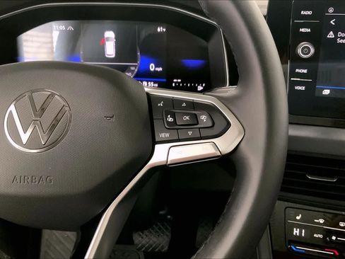 Used 2025 Volkswagen Jetta SE image 23