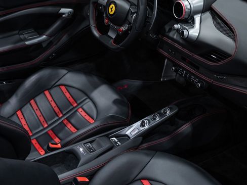 Used 2021 Ferrari F8 Tributo image 59