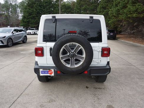 Used 2022 Jeep Wrangler Unlimited Sahara w/ Cold Weather Group image 24