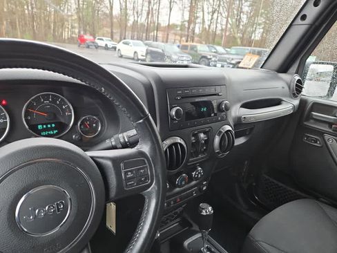 Used 2018 Jeep Wrangler Unlimited Sport S AWD/4WD image 11