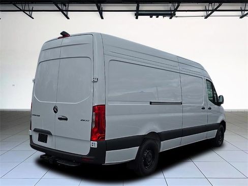 New 2025 Mercedes-Benz Sprinter 2500 image 5