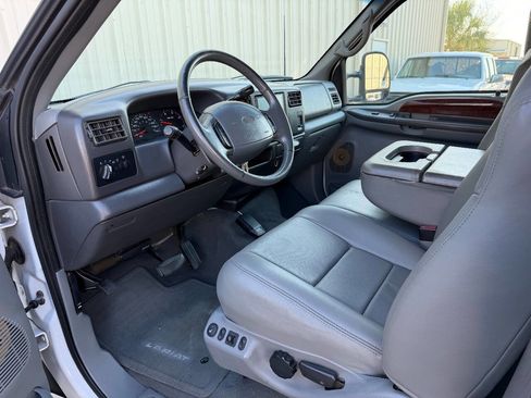 Used 2002 Ford F350 Lariat image 2