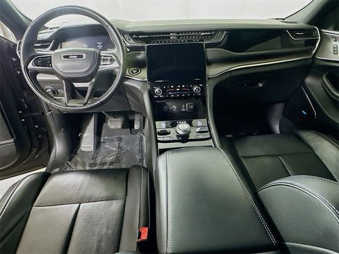 Used 2022 Jeep Grand Cherokee Overland w/ Adv Protech Group III image 16