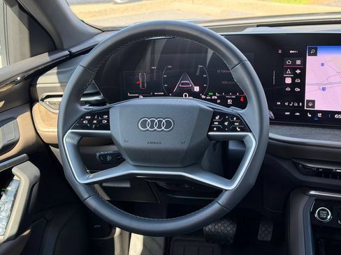 Used 2025 Audi Q5 Prestige AWD/4WD image 25