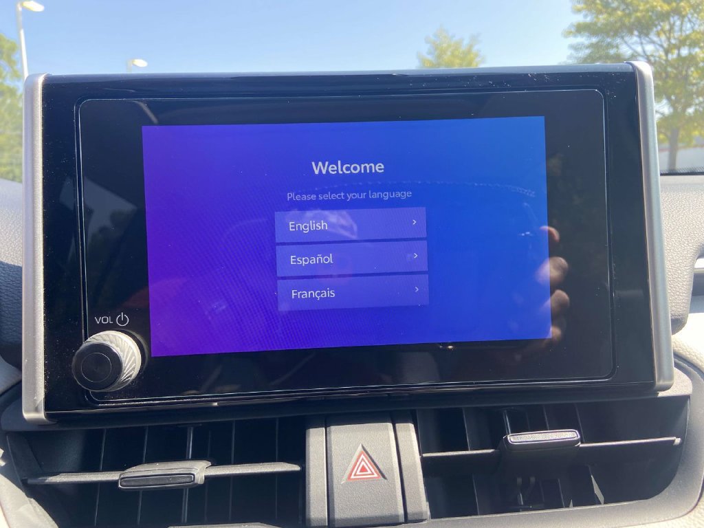 Used 2025 Toyota RAV4 XLE w/ Convenience Package FWD image 24