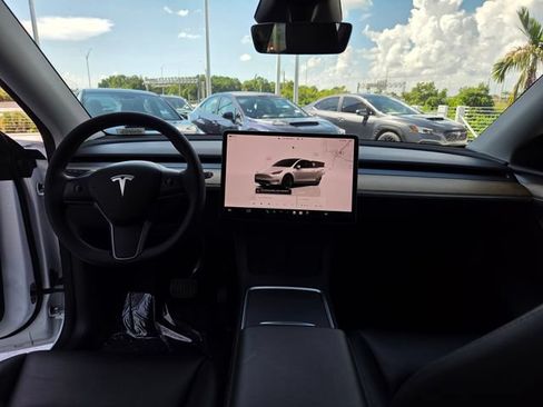 Used 2024 Tesla Model Y Long Range AWD/4WD image 26