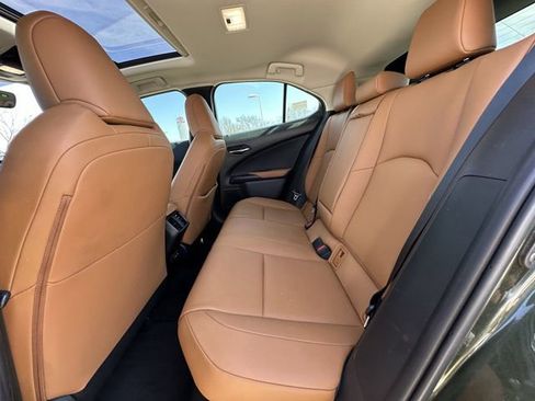 Used 2022 Lexus UX 250h 250h Base w/ Premium Package image 29