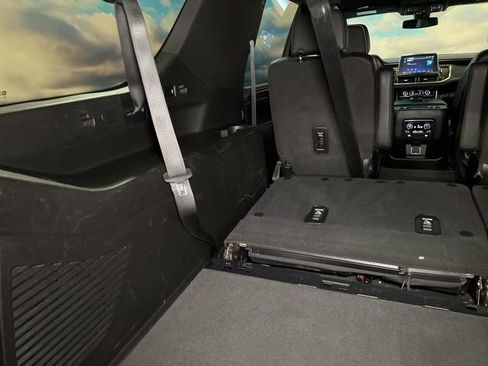 Used 2022 Chevrolet Suburban Premier AWD/4WD image 60
